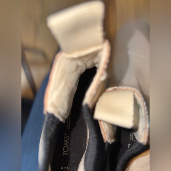 TOMS Women's Dakota Water Resistant Leather Chelsea Boots size 7.5 new - Picture 9 of 11